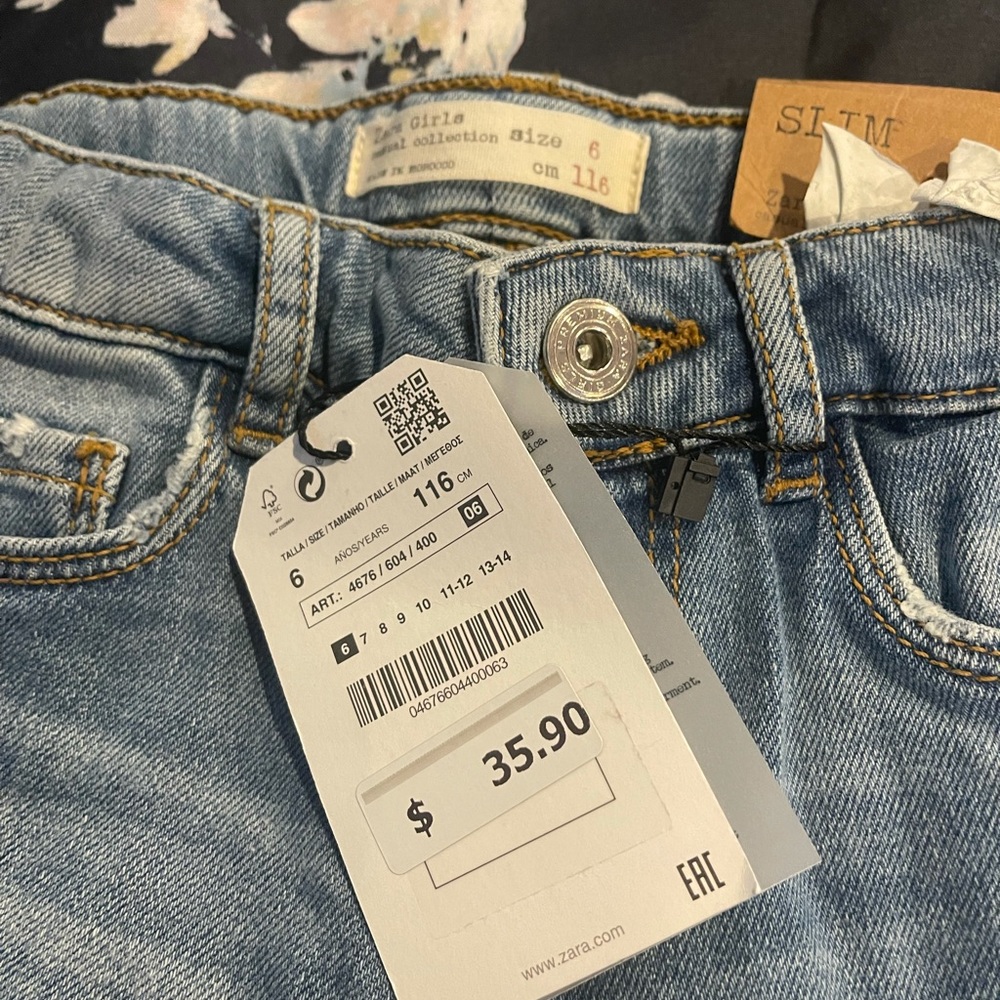 Néw with tags Zara kids jeweled denim jeans - Picture 3 of 3